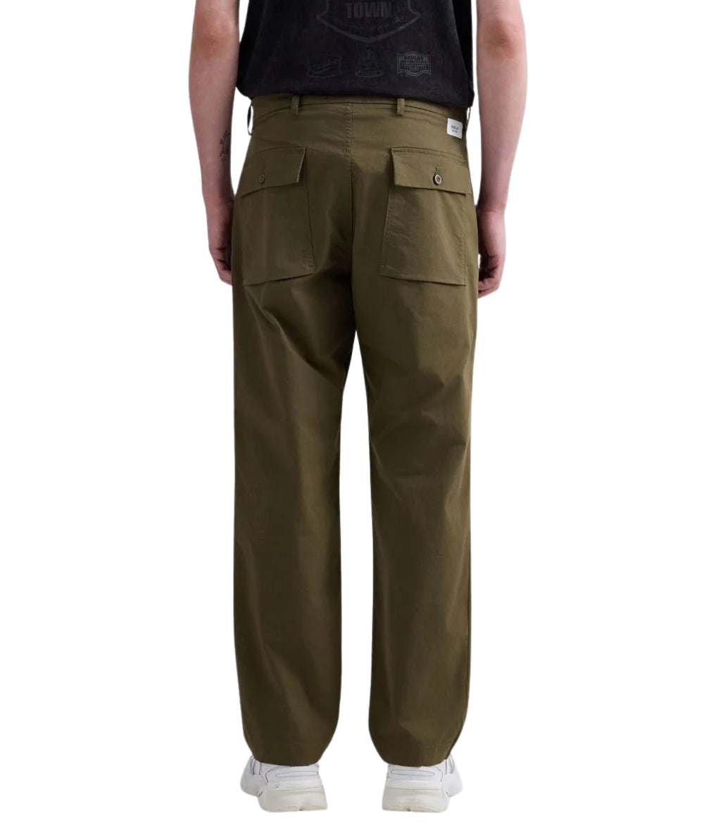 Replay Pantaloni Relaxed Fit in Twill M9058.032.85517 Verde