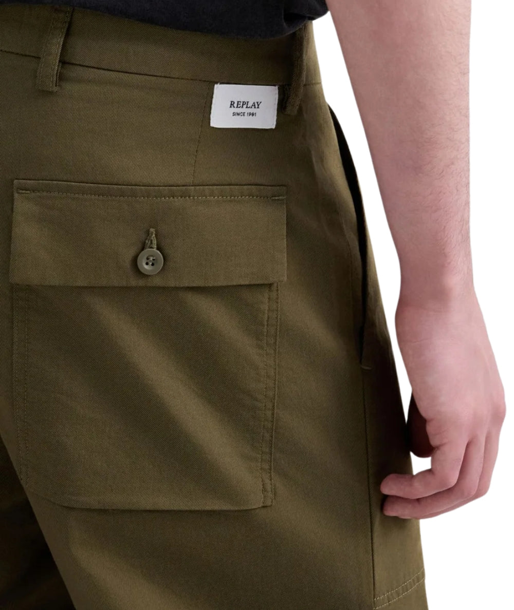 Replay Pantaloni Relaxed Fit in Twill M9058.032.85517 Verde